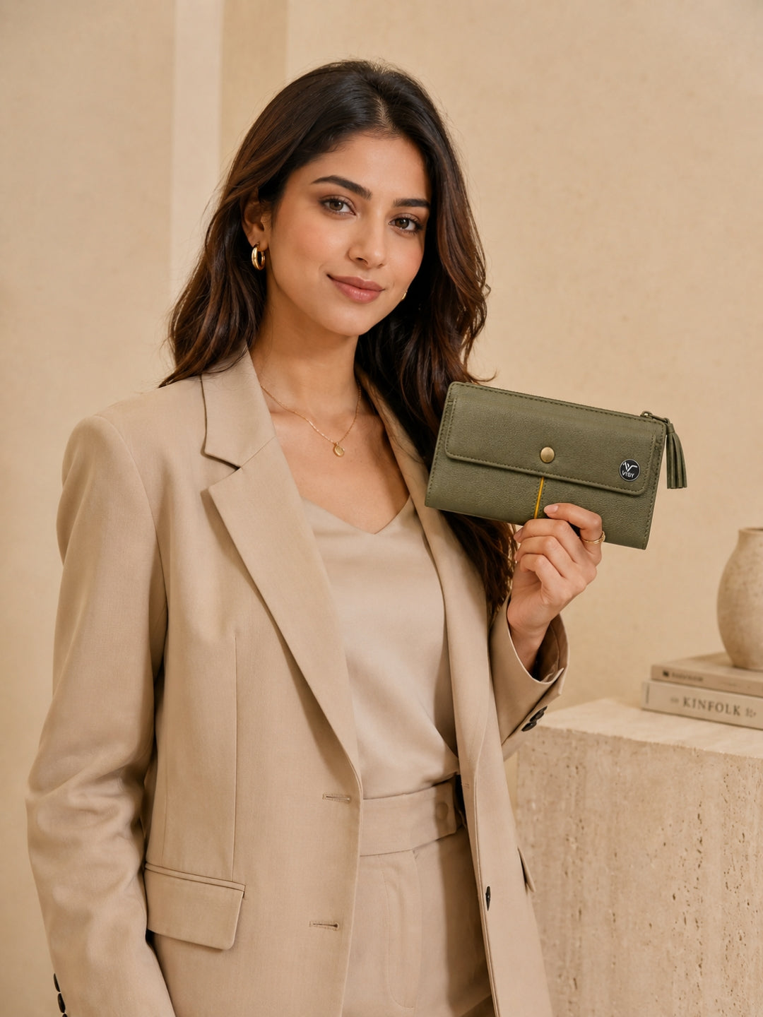  Slim Textured Clutch green